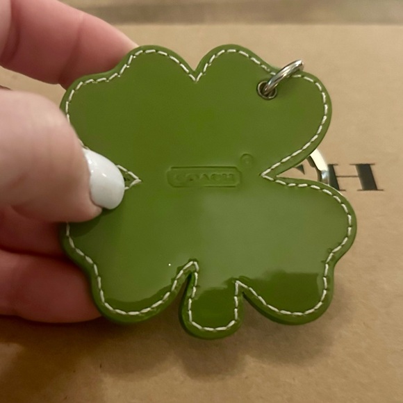 Coach Green Leather Glittered Four Leaf Clover Shamrock Keychain Fob Bag Charm - Picture 5 of 7